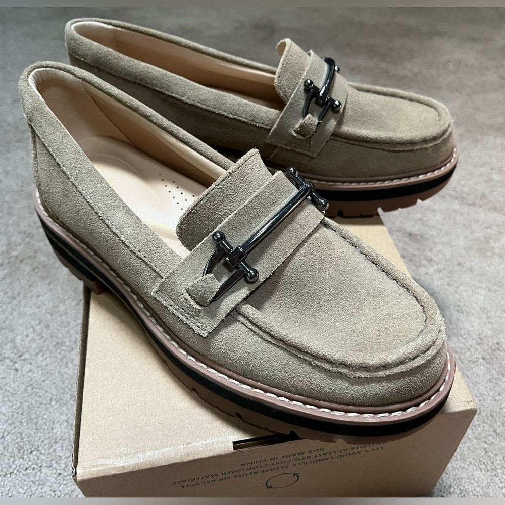 Clarks Women’s size 7 flat/loafer, tan suede, worn once